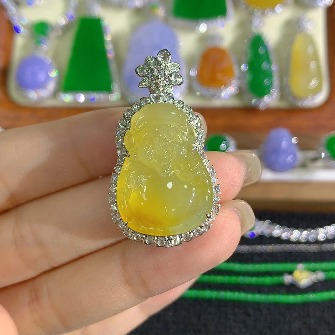 翡翠18K金镶嵌颈饰财财