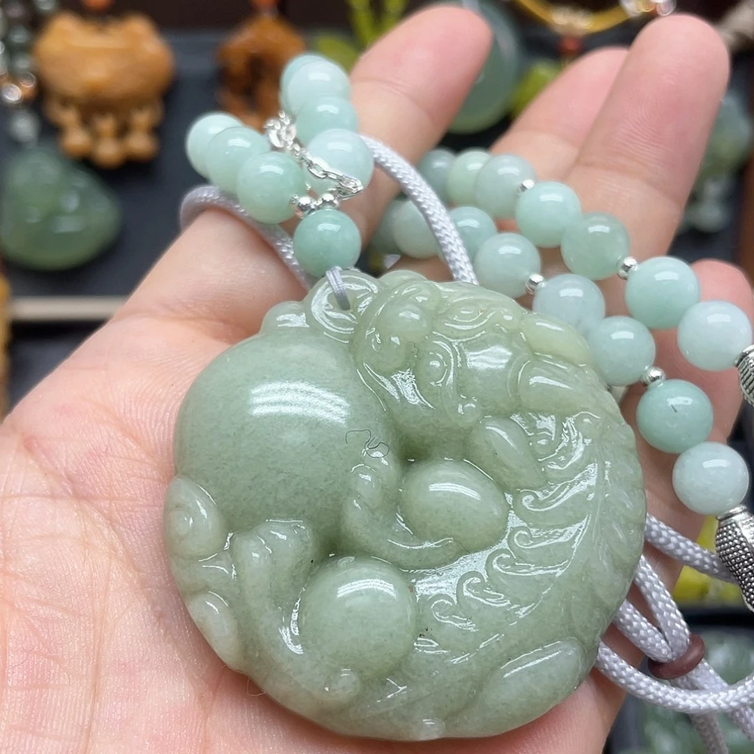 蛇纹石玉未镶嵌颈饰