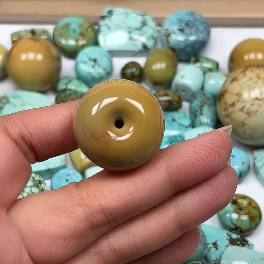 莫***昔绿松石未镶嵌珠宝奇石