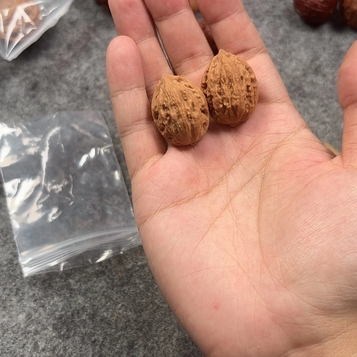 文玩核桃吊坠小柳叶22