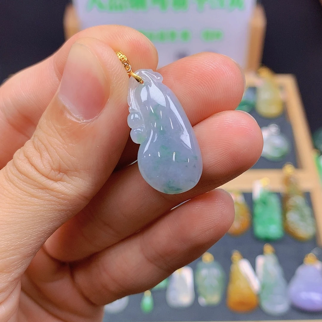 翡翠18K金镶嵌颈饰翡翠