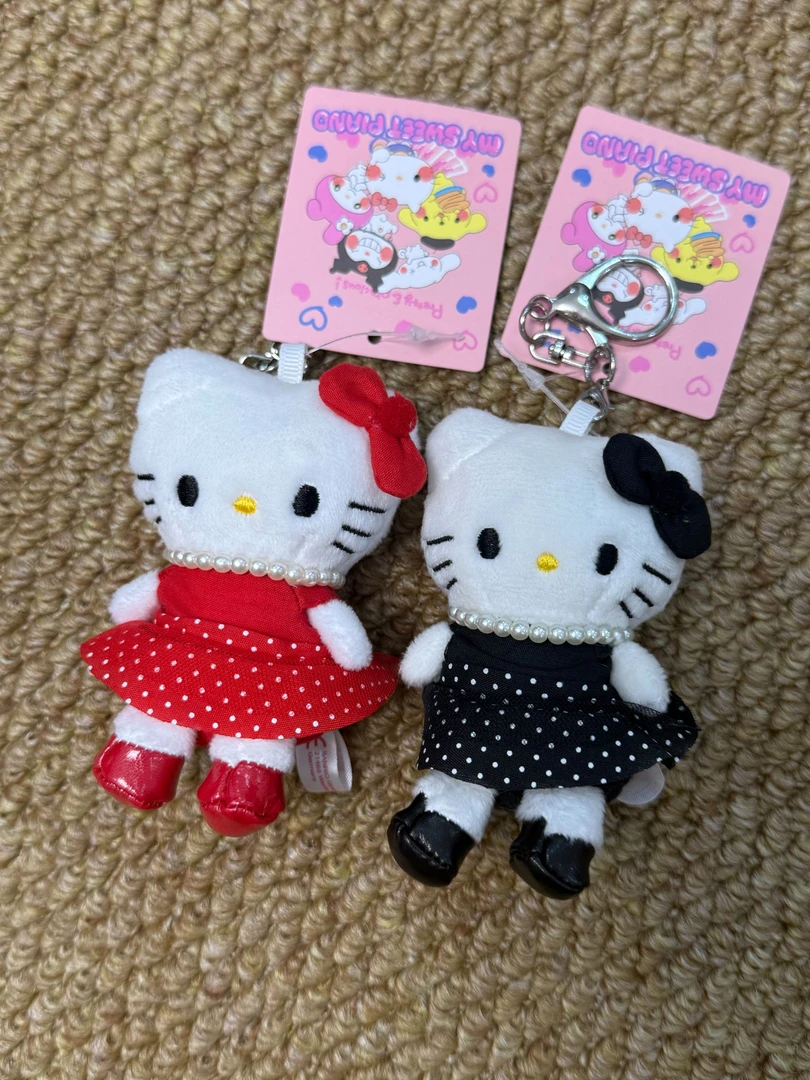 Me%联名系列波点裙helloKitty小鼻噶包包挂件可爱毛绒玩具挂饰