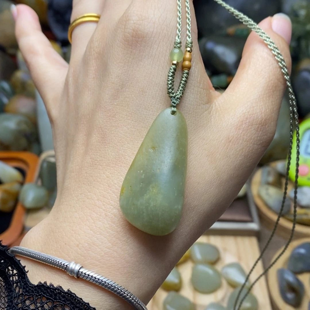 和田玉未镶嵌颈饰