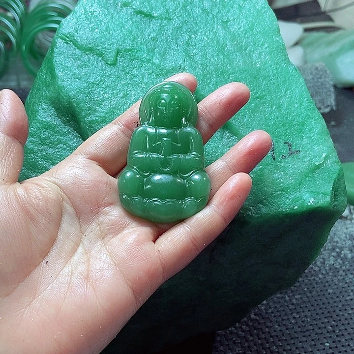 新疆东陵玉挂件观音