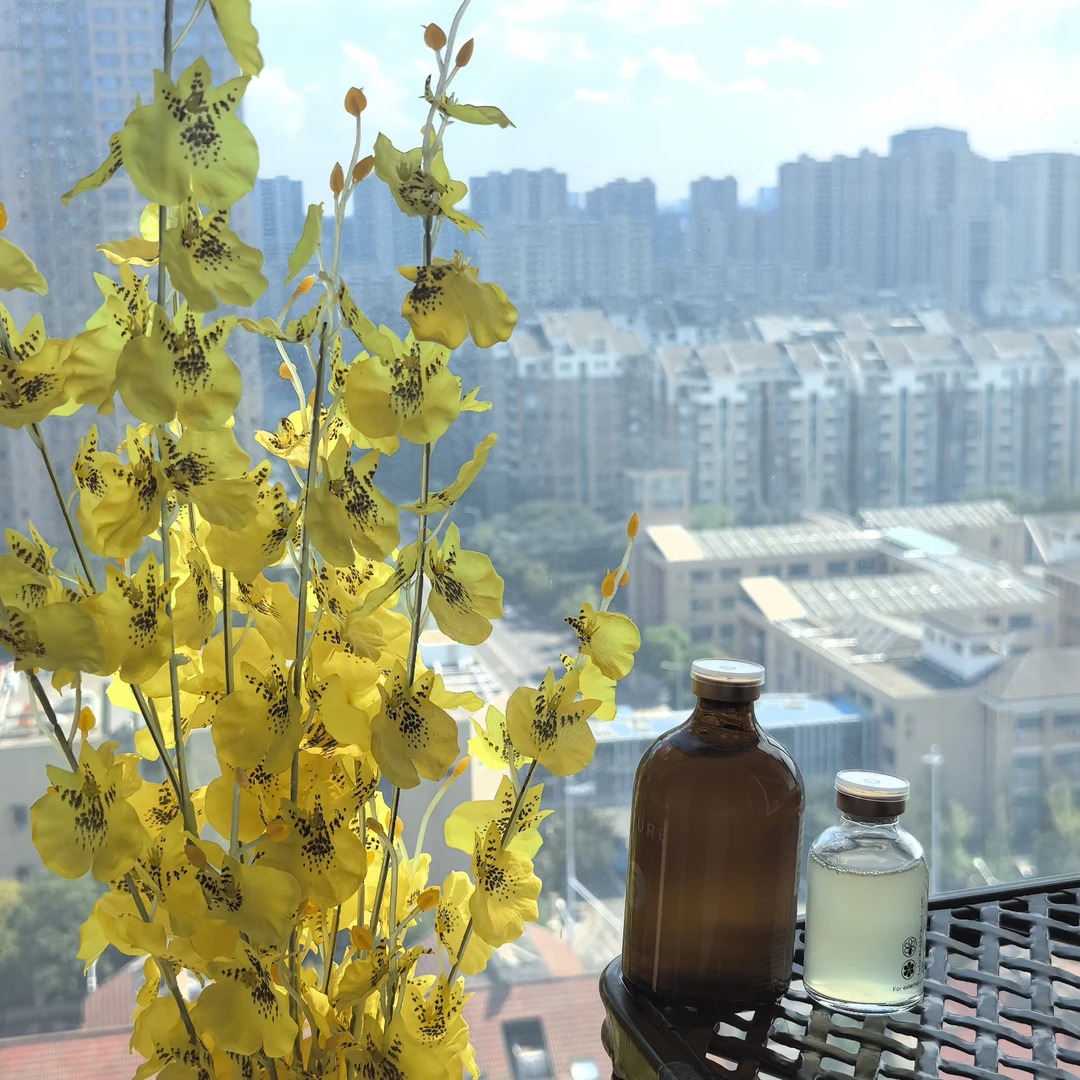 Y院线好用棕色e弹性原液瓶子