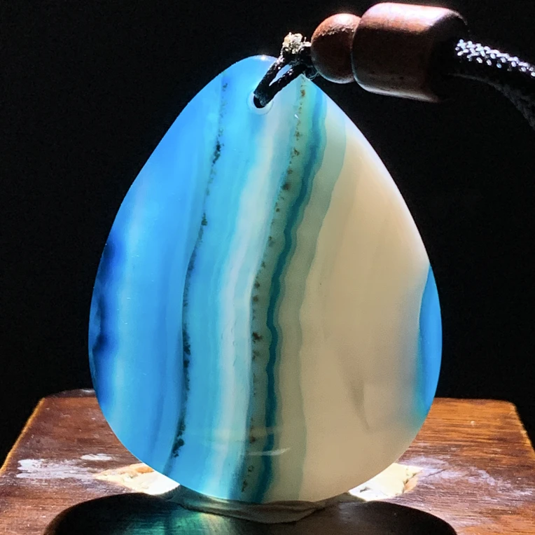 巴西玛瑙水滴蓝色意境吊坠157尺寸45/36/8mm