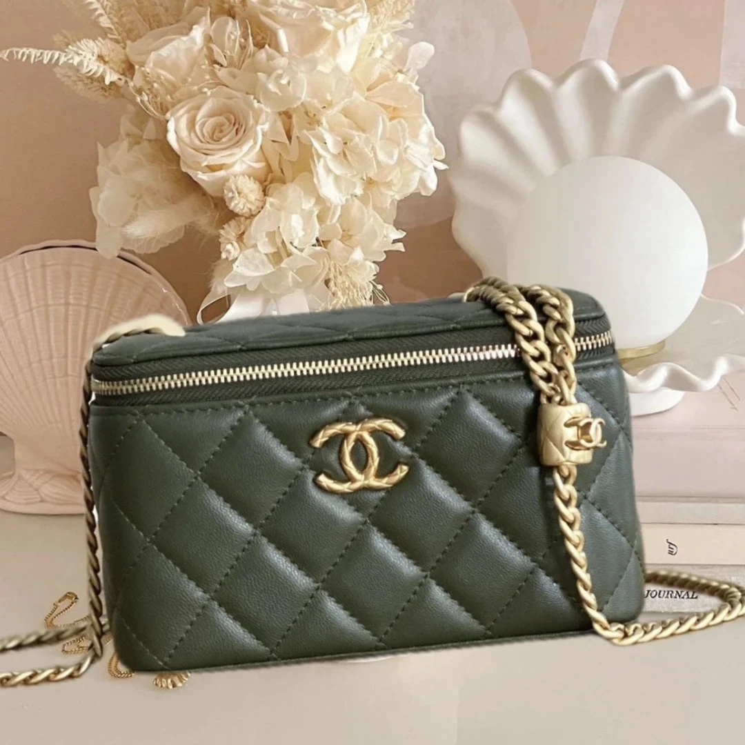 99新 Chanel/香奈儿 Chanel绿色金柱化妆盒 25050155-06