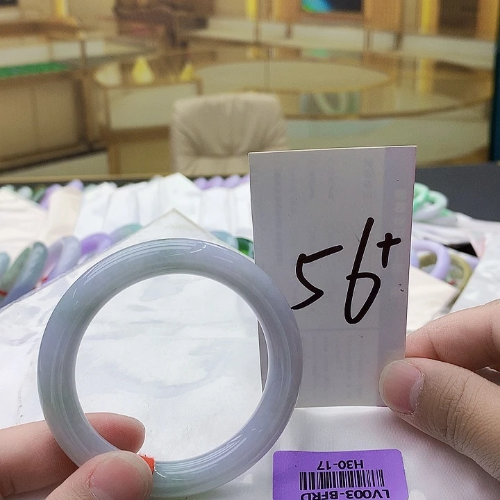 翡翠未镶嵌手镯ghgfhjjvhj