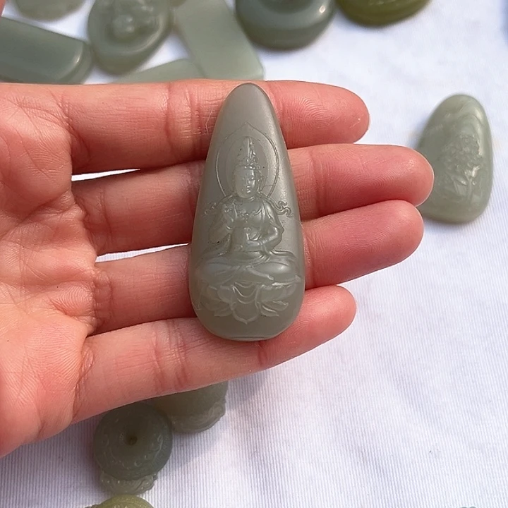 和田玉颈饰未镶嵌