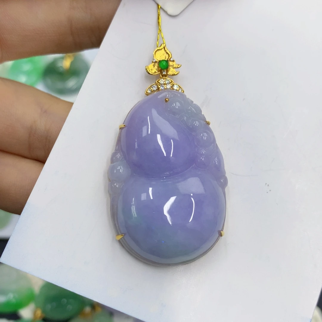 翡翠18K金镶嵌颈饰翡翠