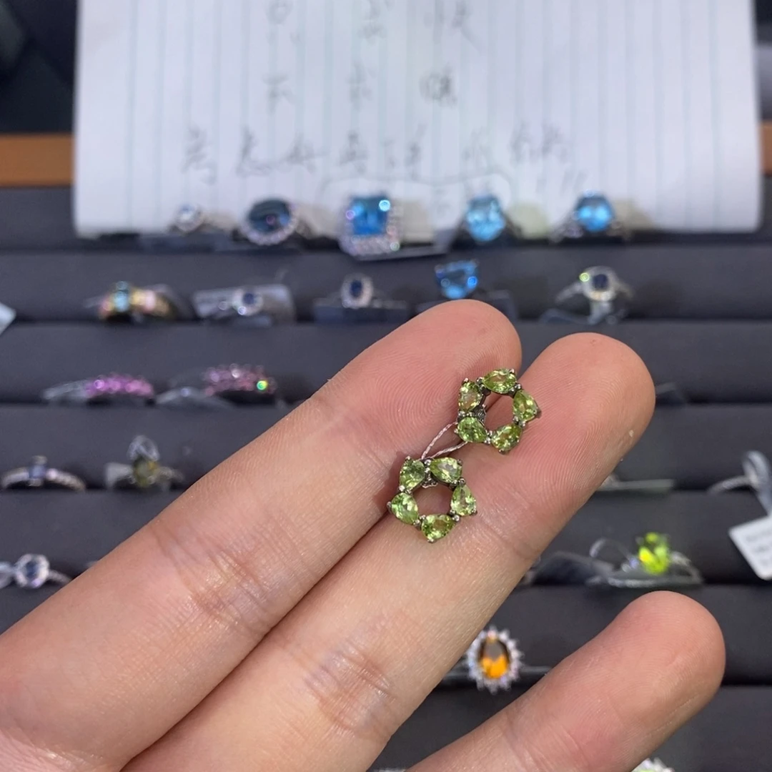 橄榄石耳饰银S925镶嵌阿*嘿