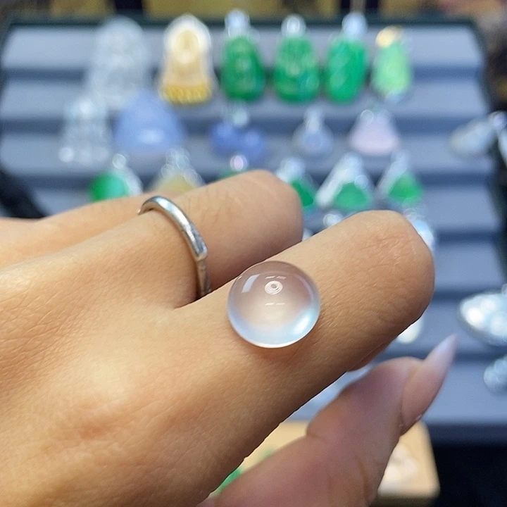 石英质玉未镶嵌颈饰蛋面