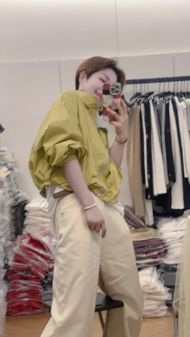 设计款小众款短款上衣设计感