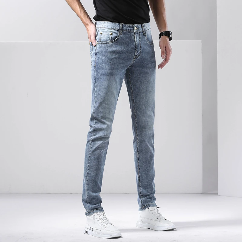 欧货潮牌正品高端牛仔裤秋冬新款天空蓝弹力修身小直筒裤时尚裤子