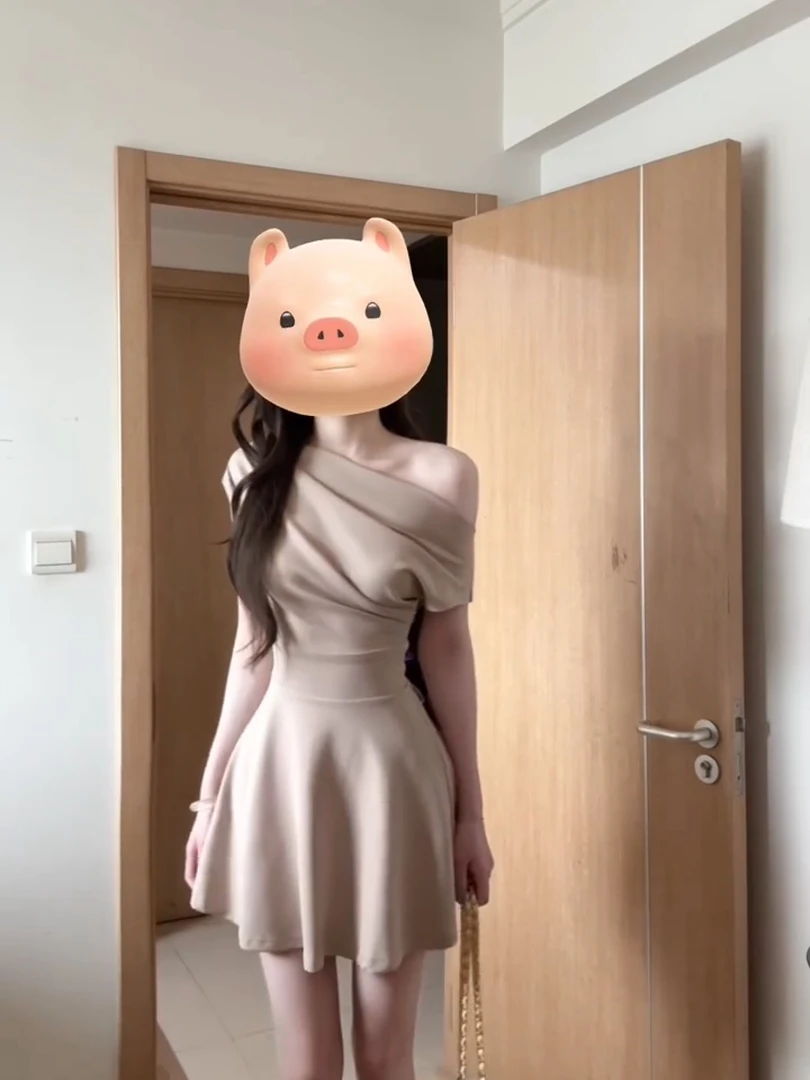 性感纯欲风一字肩斜肩连衣裙女后背露腰绑带气质收腰显瘦a字短裙