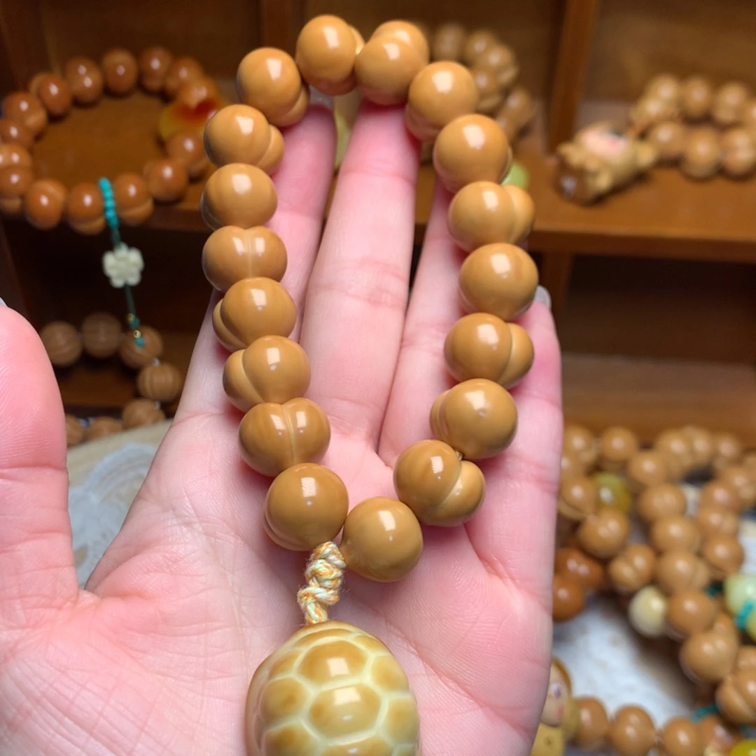 猴头核桃把件14高定屁桃手持富甲