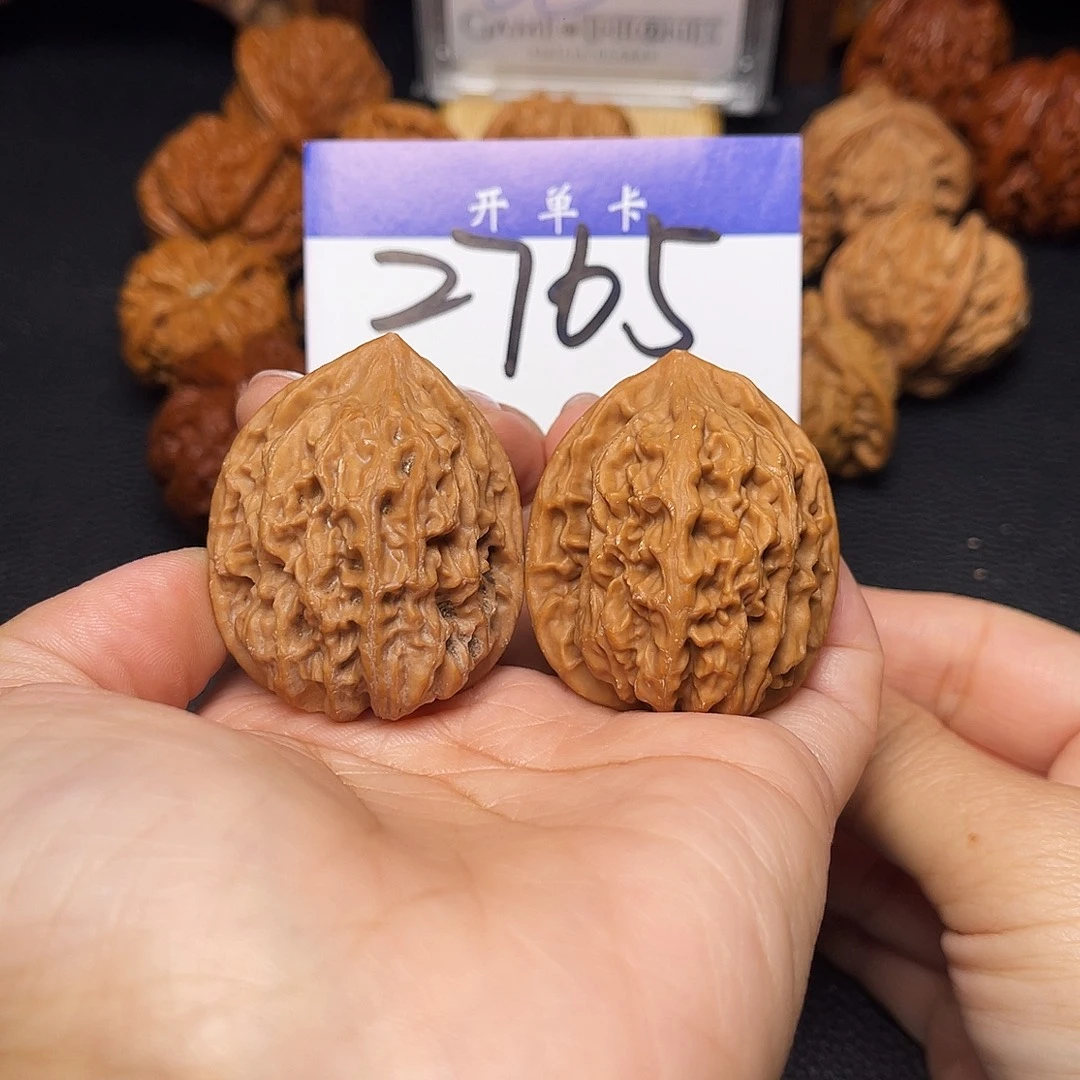 文玩核桃把件鸡心36尺。