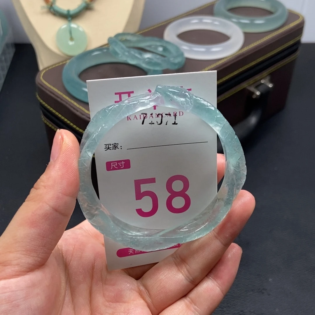 未镶嵌手镯石英质玉心****琐
