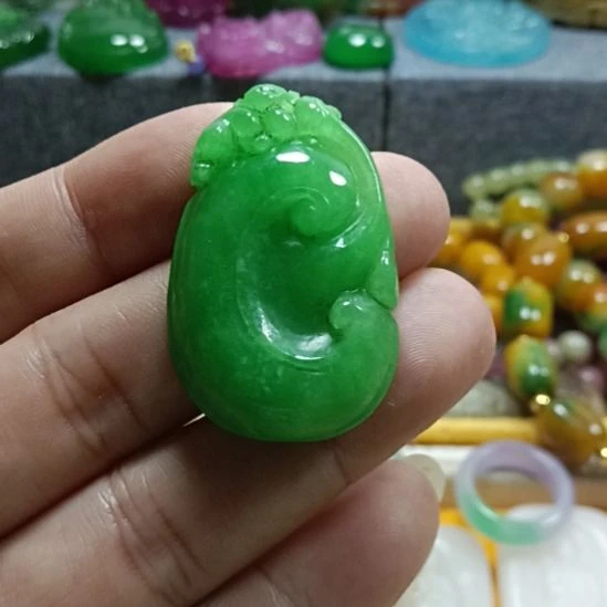 翡翠未镶嵌挂件翡翠