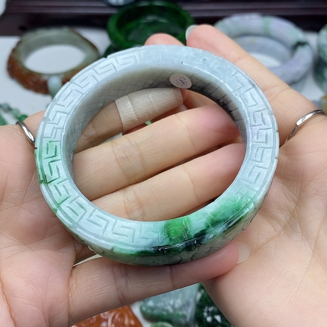 颈饰未镶嵌翡翠靜*手镯