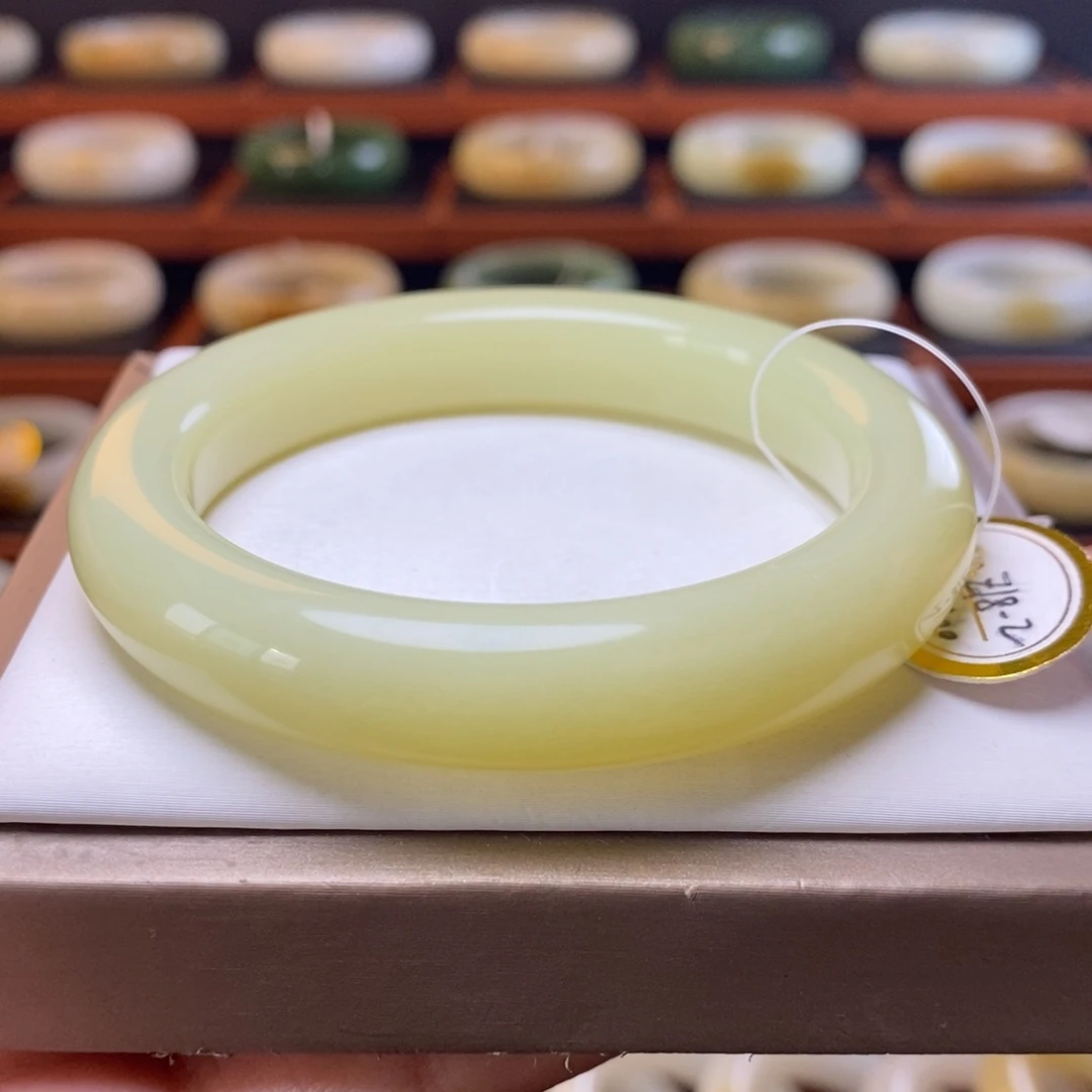 和田玉未镶嵌手镯56圈