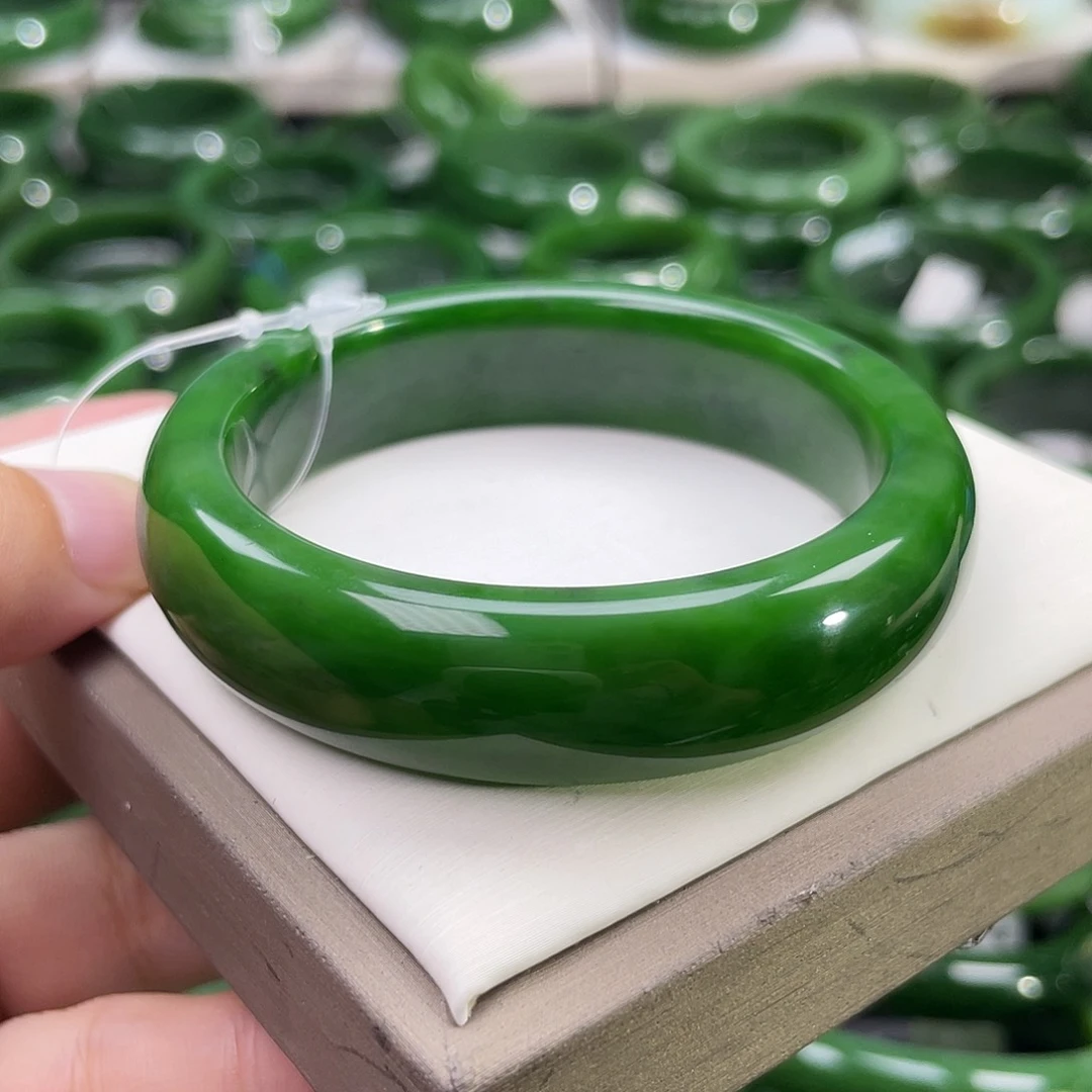 未镶嵌手镯和田玉（碧玉）咖****a