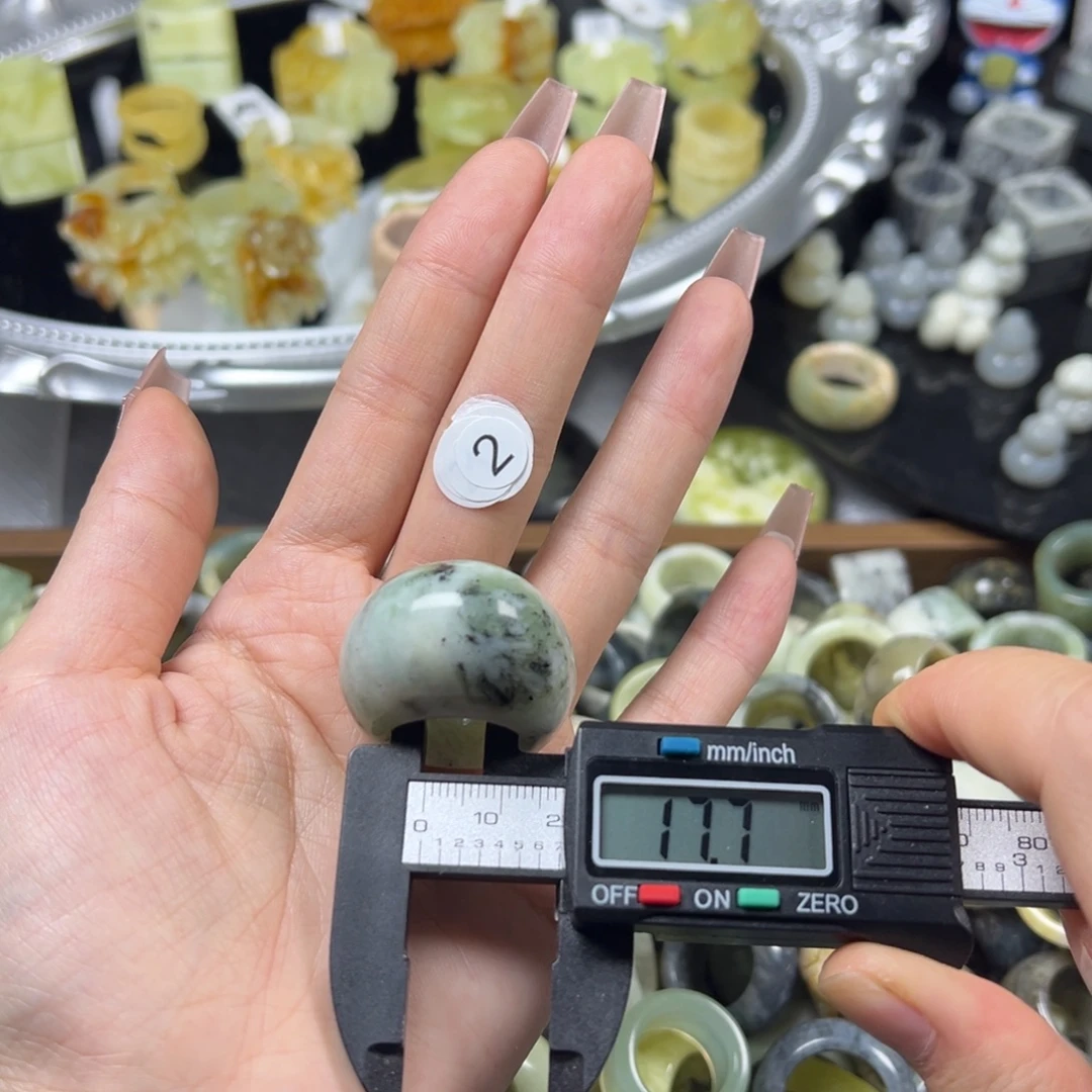 蛇纹石玉未镶嵌戒指