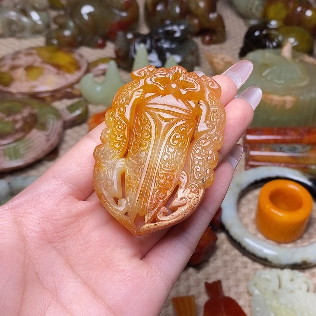 常***林蛇纹石玉未镶嵌颈饰