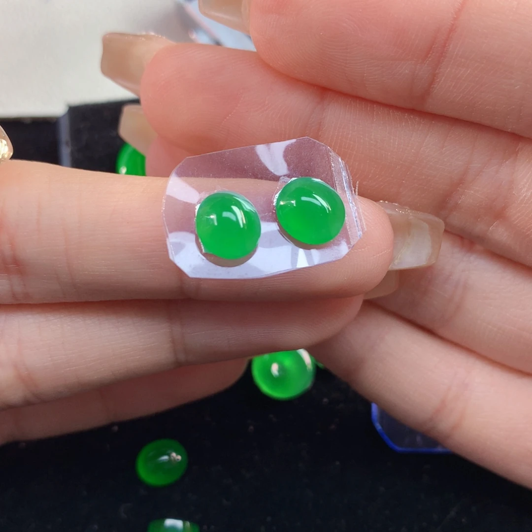 翡翠裸石6.85/6.3/3.99