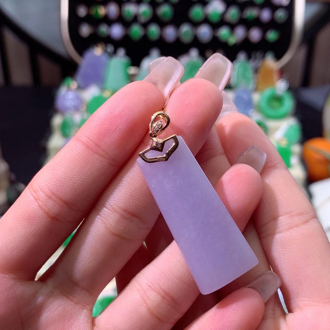 翡翠颈饰18K金镶嵌翡翠