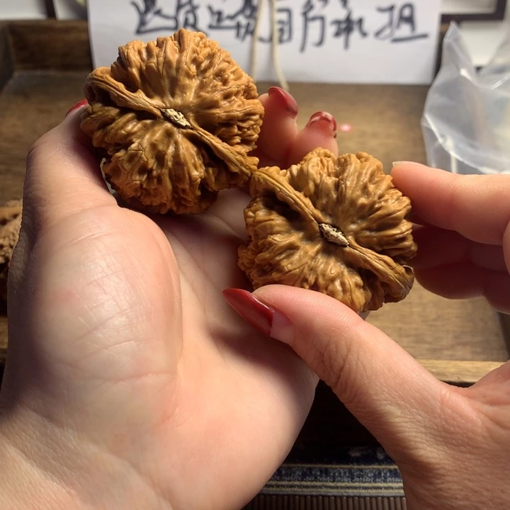 文玩核桃吊坠百**殆粗筋