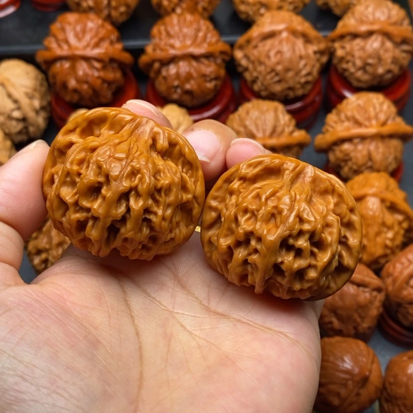 【闪购商品】文玩核桃把件41天地
