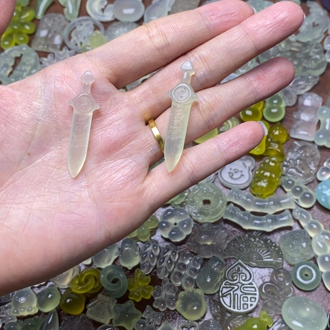 蛇纹石玉合金项链