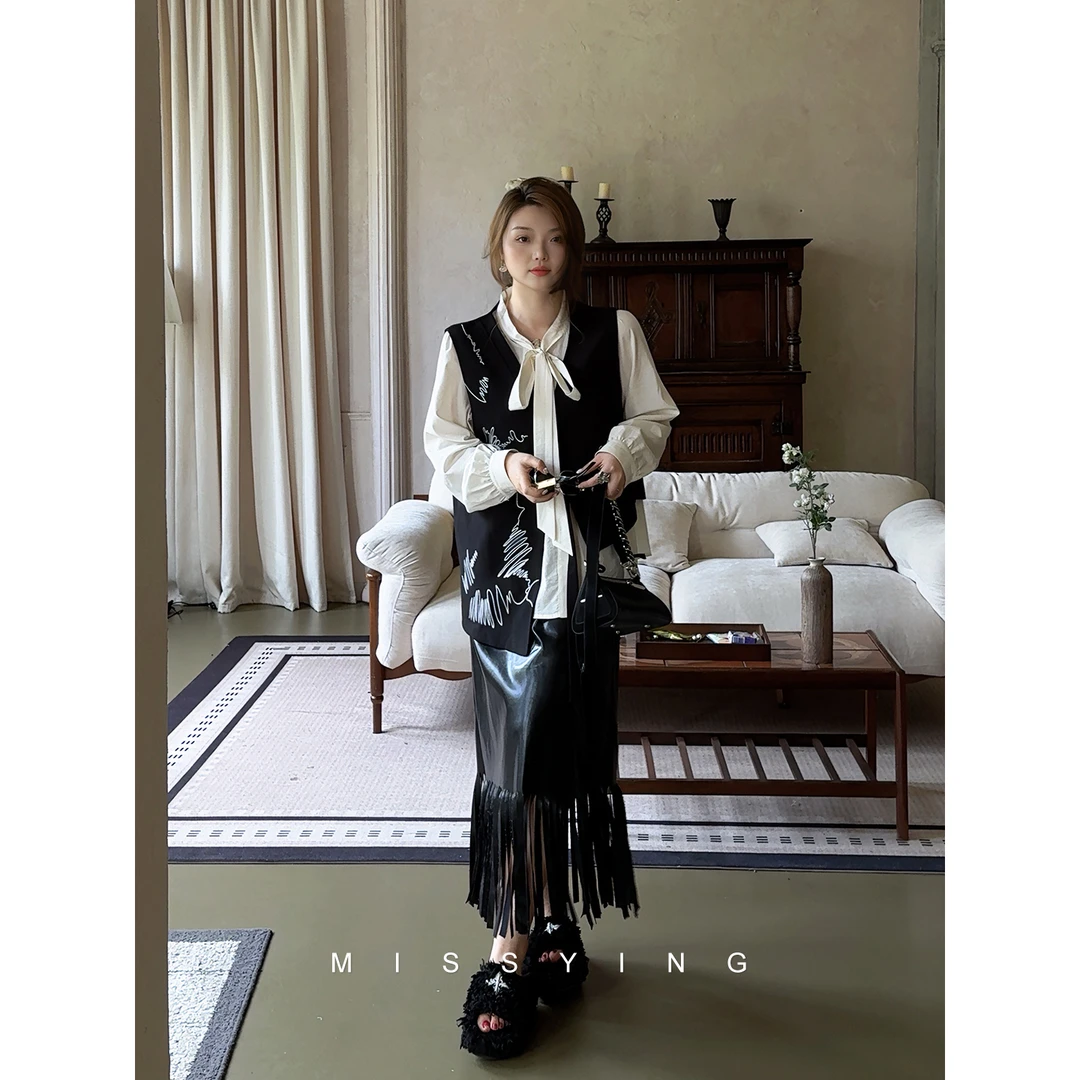 应小姐【弗里波岛】微胖大码秋季显瘦法式复古风宽松马甲+衬衫+皮裙