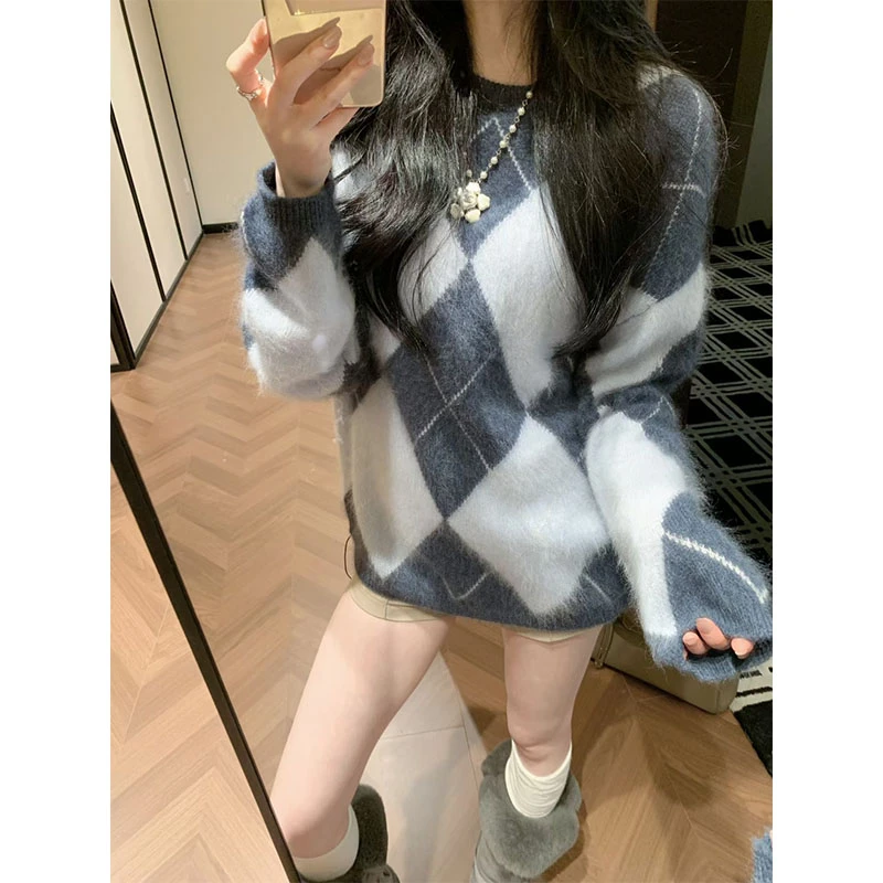 撞色慵懒风菱格长袖针织毛衣显瘦新款女冬季宽松内搭上衣百搭短裤