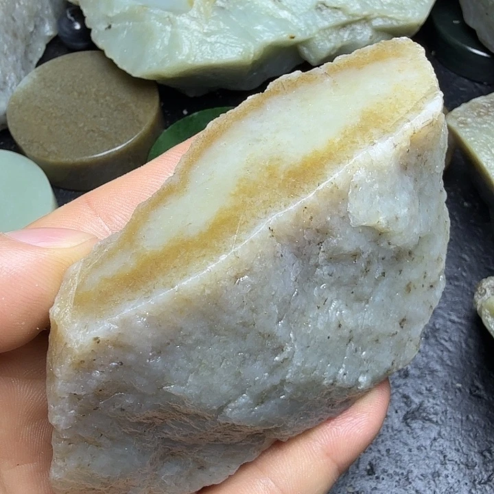 和田玉（糖玉）未镶嵌珠宝奇石