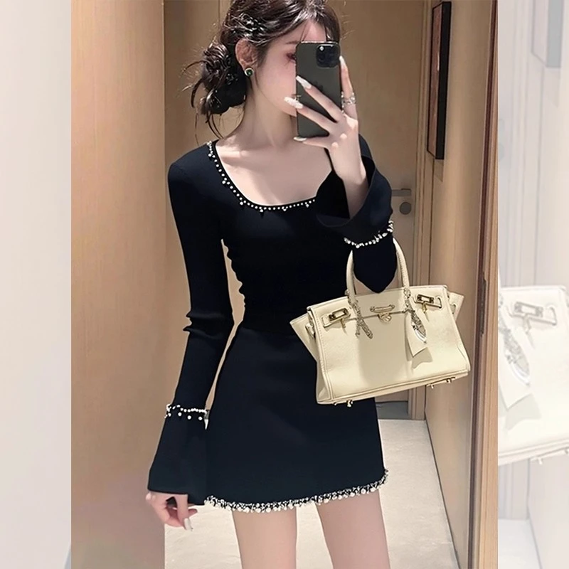 早秋温柔富家千金穿搭重要场合轻奢高级感巨好看小香风黑色连衣裙