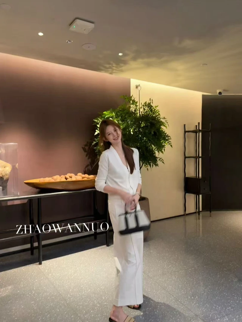 ZHAO WANNUO 丨 Herm*s白色针织拉链开衫NC0706