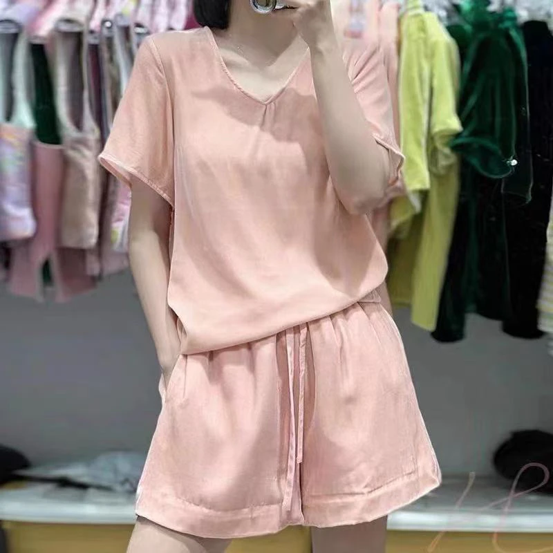 真丝丝绒极简风短裤