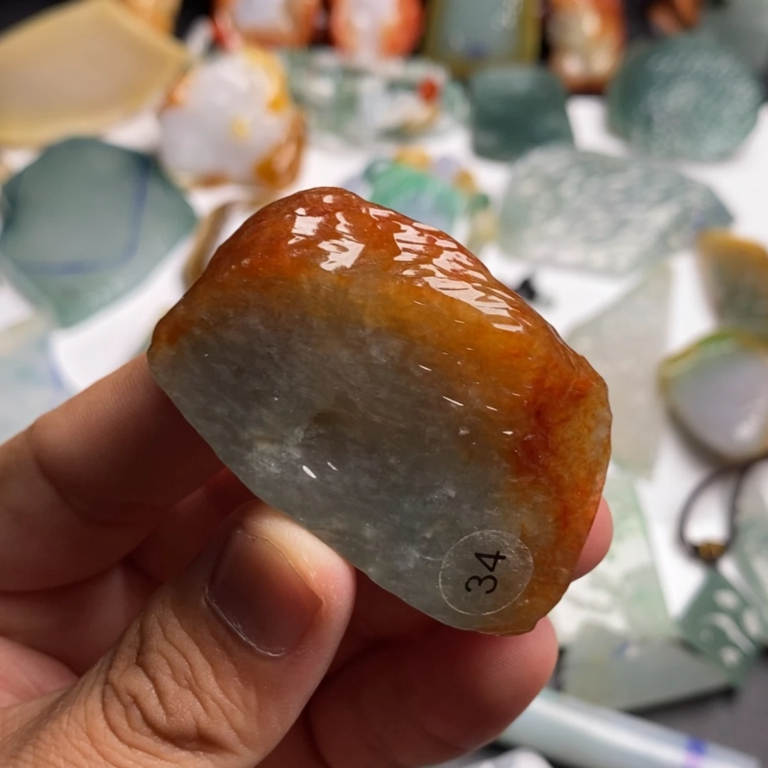 定制翡翠未镶嵌红翡随形