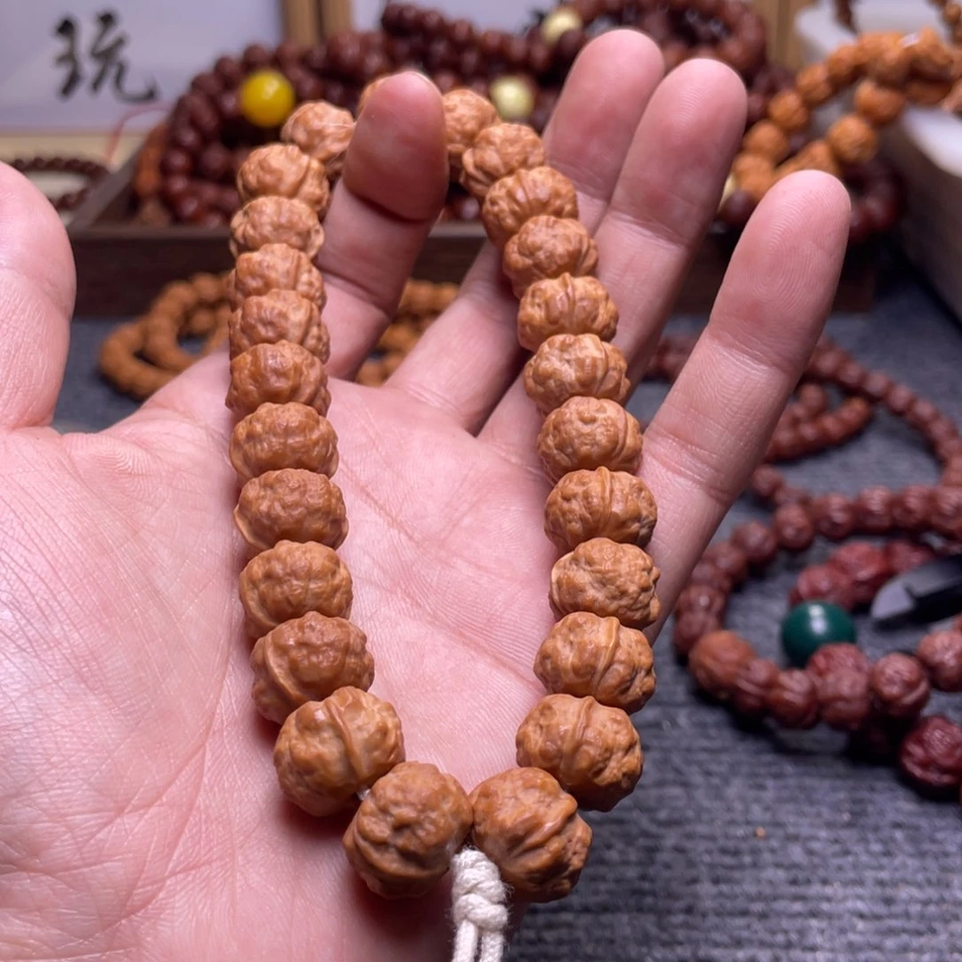 猴头核桃手串14左右大手持