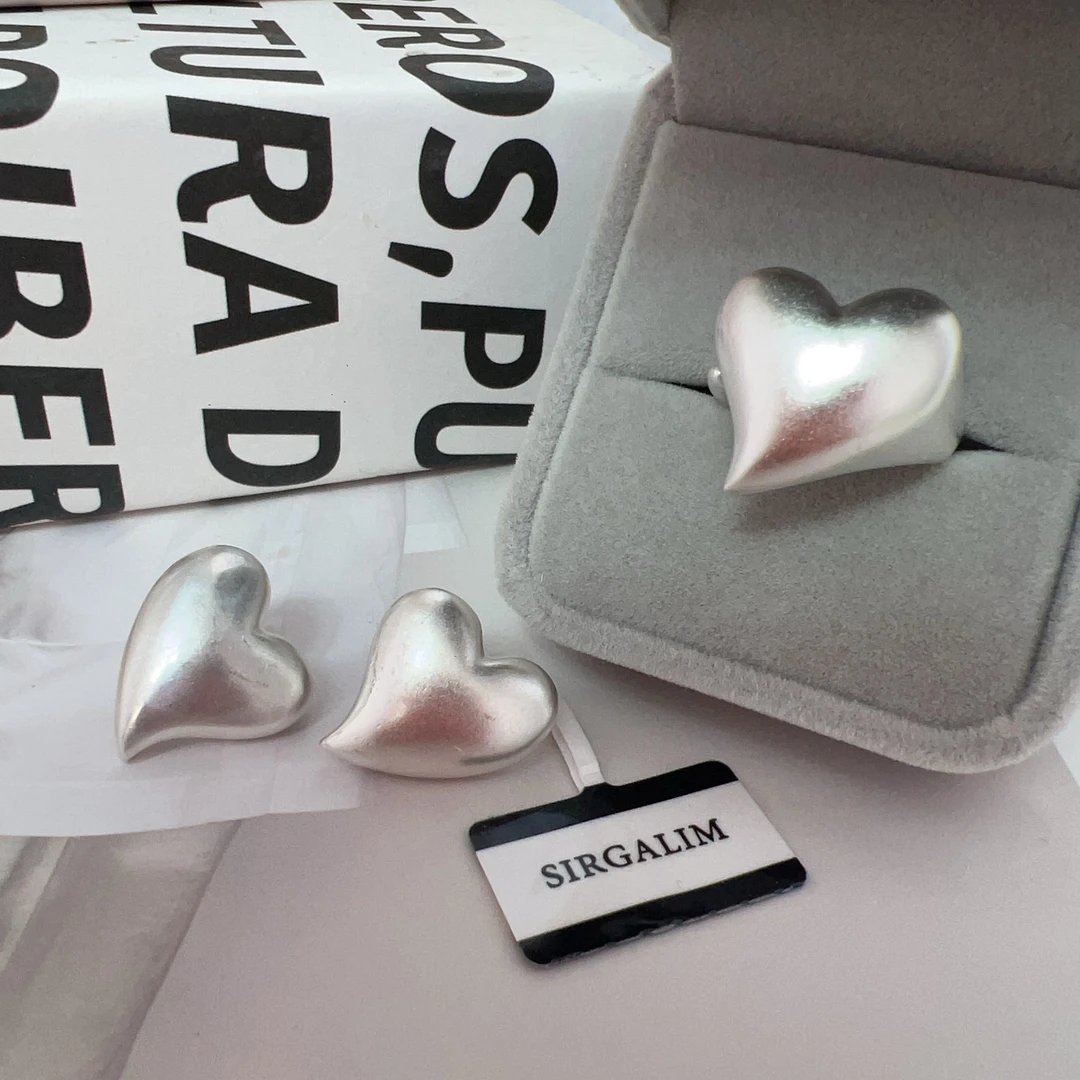 非金属合成锆石耳饰 SIRGALIM 银饰 磨砂面桃心耳环戒指