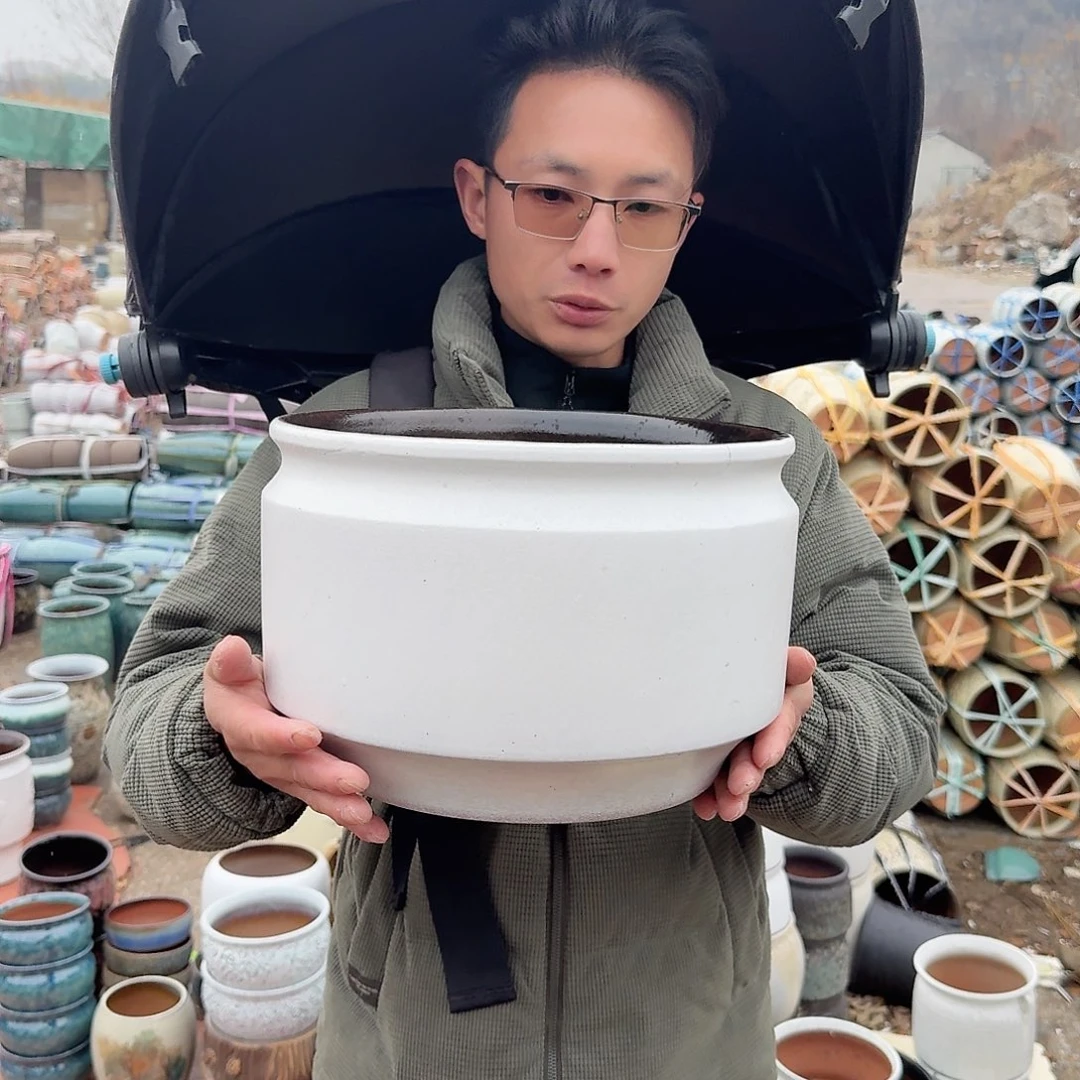 紫砂花盆口31高21（一个拼白色