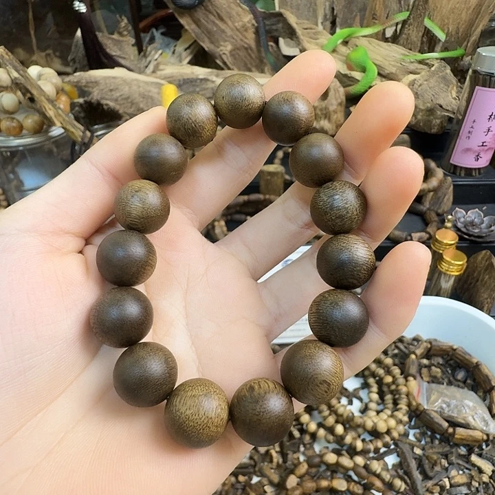 可***画沉香沉香碎屑海南乌身白棋1.4大21克➕沉香碎屑多样性