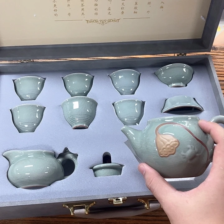 孤品茶具套装等。