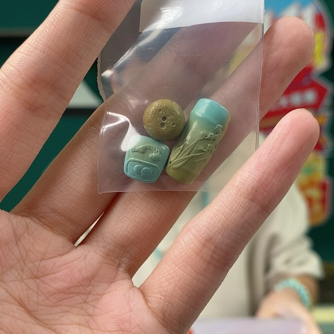 绿松石未镶嵌珠宝奇石