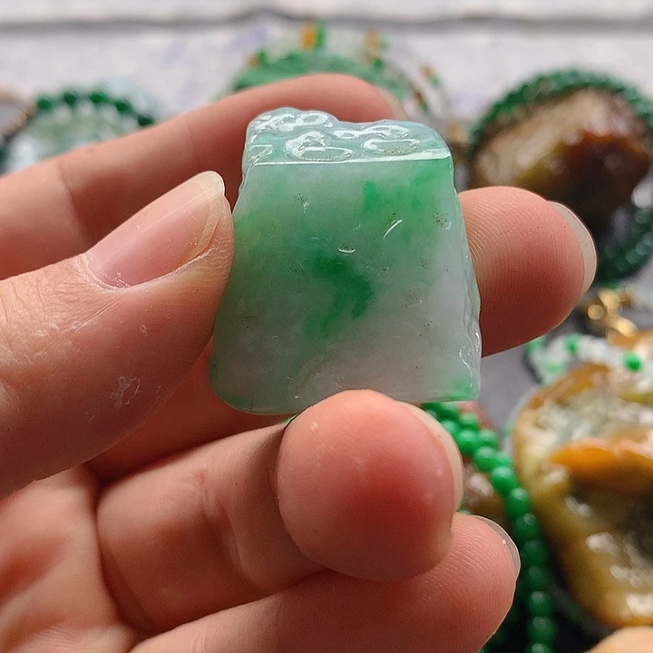 定制翡翠未镶嵌翡翠片料定制