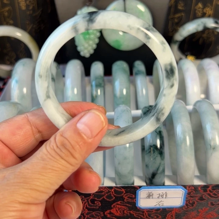 未镶嵌手镯翡翠天然