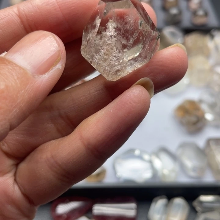 纯天然粉色幽灵碧玺（处理）