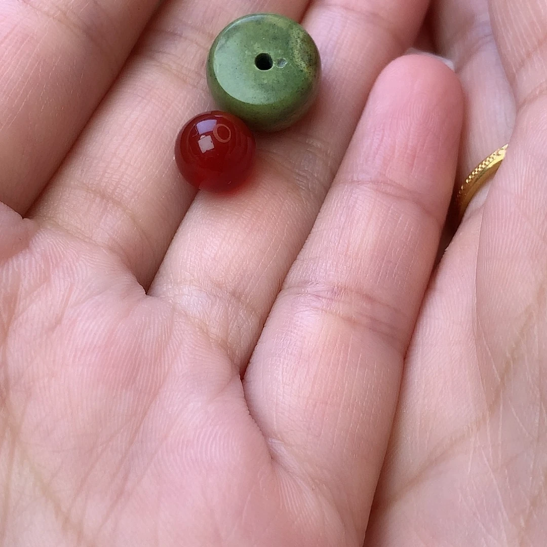 李***荔未镶嵌南红玛瑙珠宝奇石